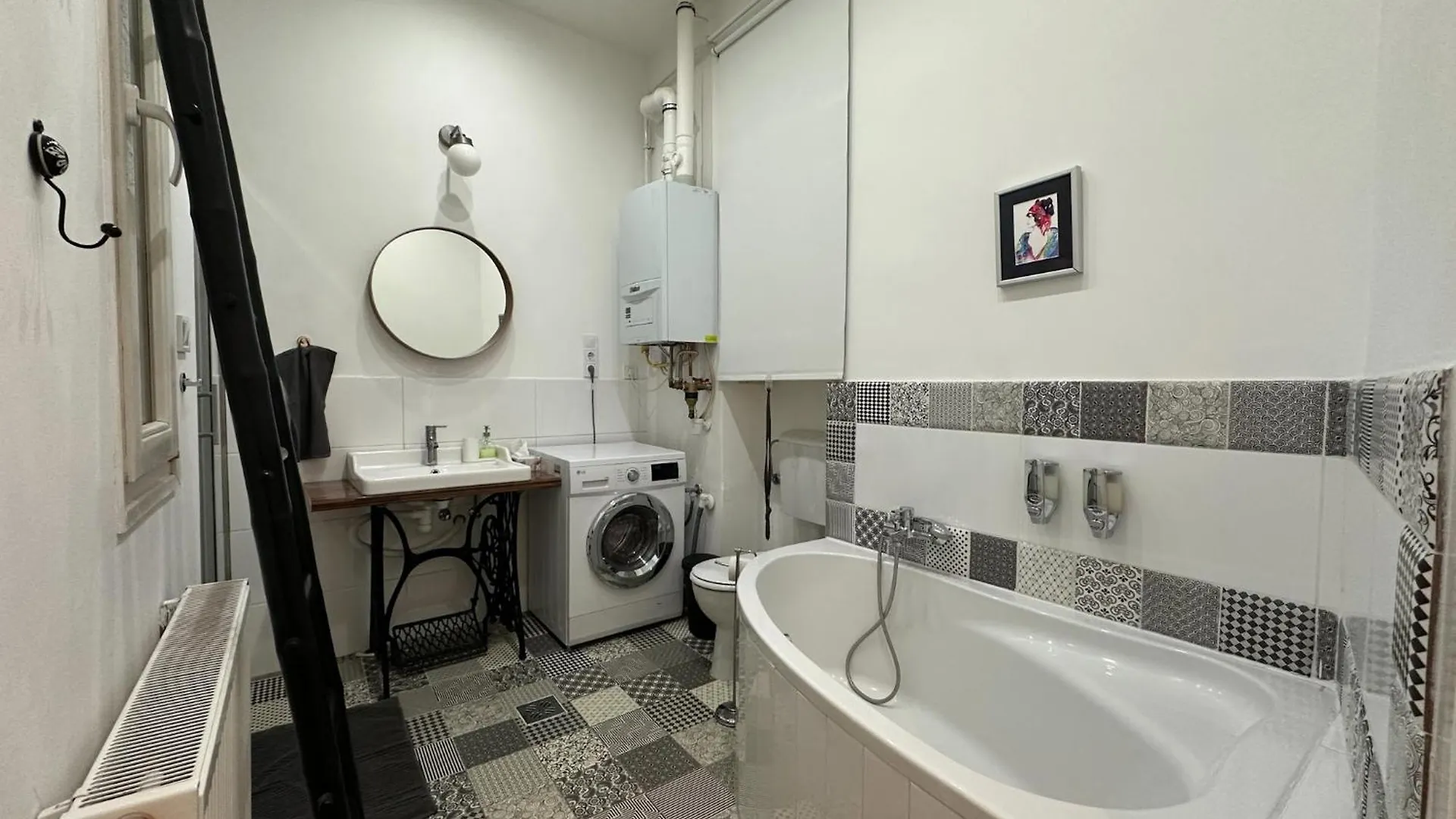 Spacious 4Br Oasis In Central Budapest - Bp Sky