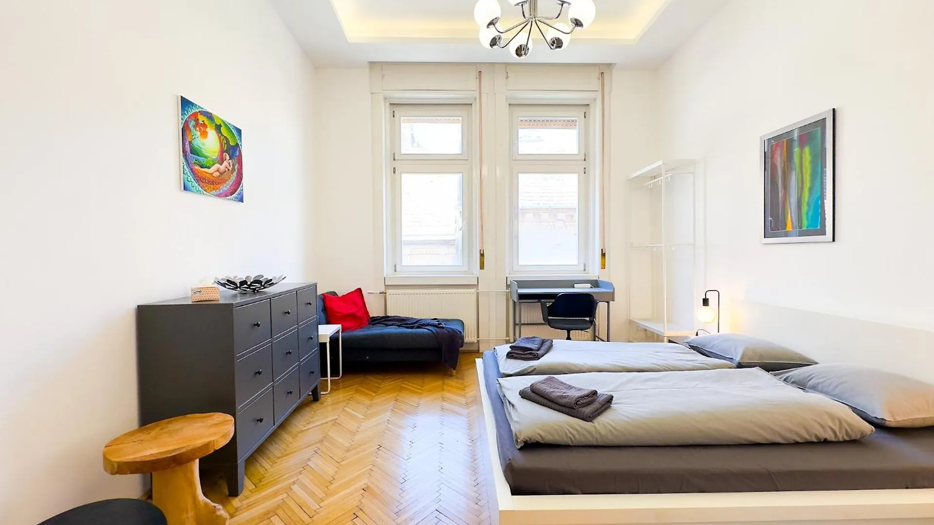 Spacious 4Br Oasis In Central Budapest - Bp Sky